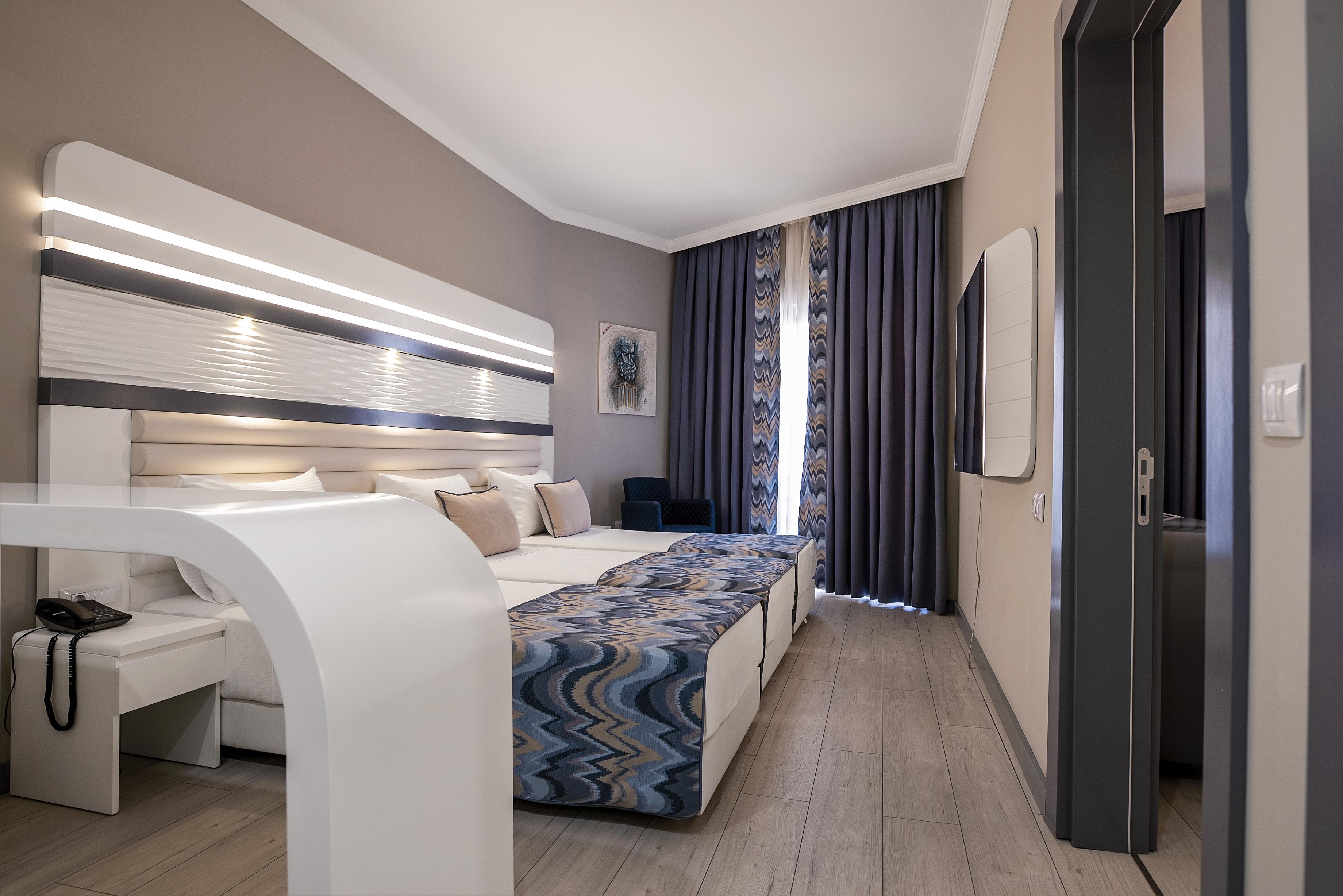 Blue Marlin Deluxe Spa & Resort Konakli Exterior photo A room at the hotel