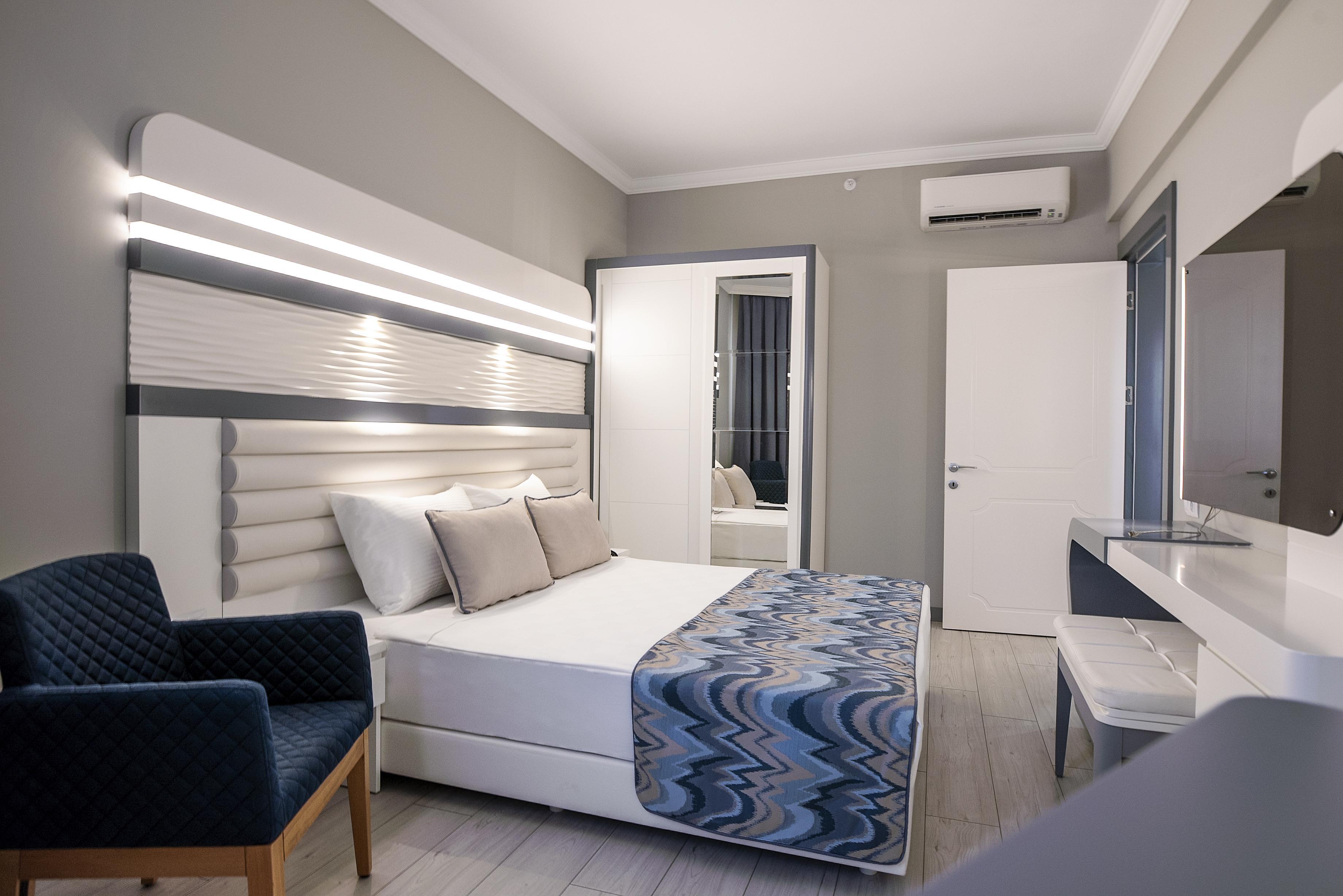 Blue Marlin Deluxe Spa & Resort Konakli Exterior photo A room at the hotel