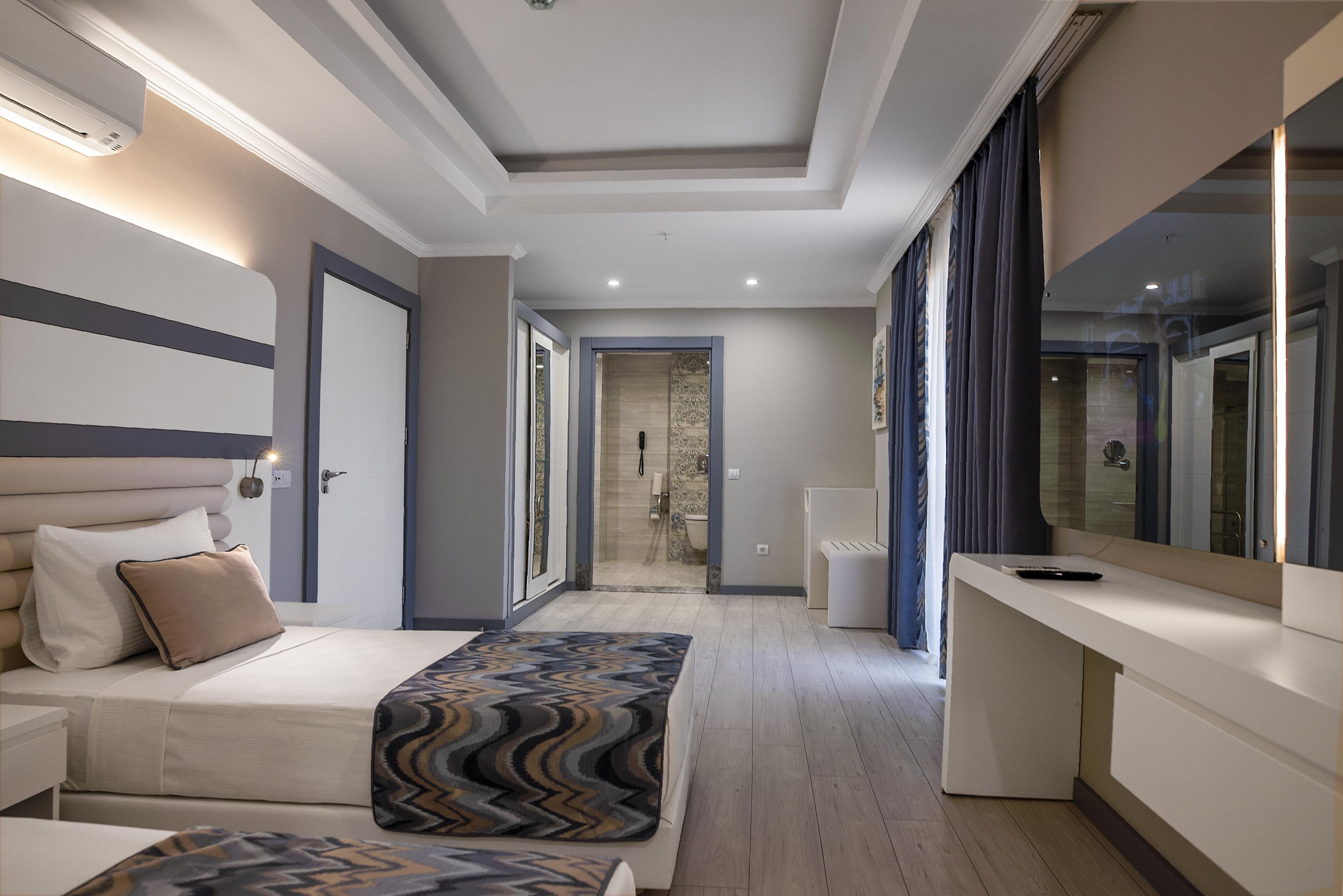 Blue Marlin Deluxe Spa & Resort Konakli Exterior photo A room at the hotel