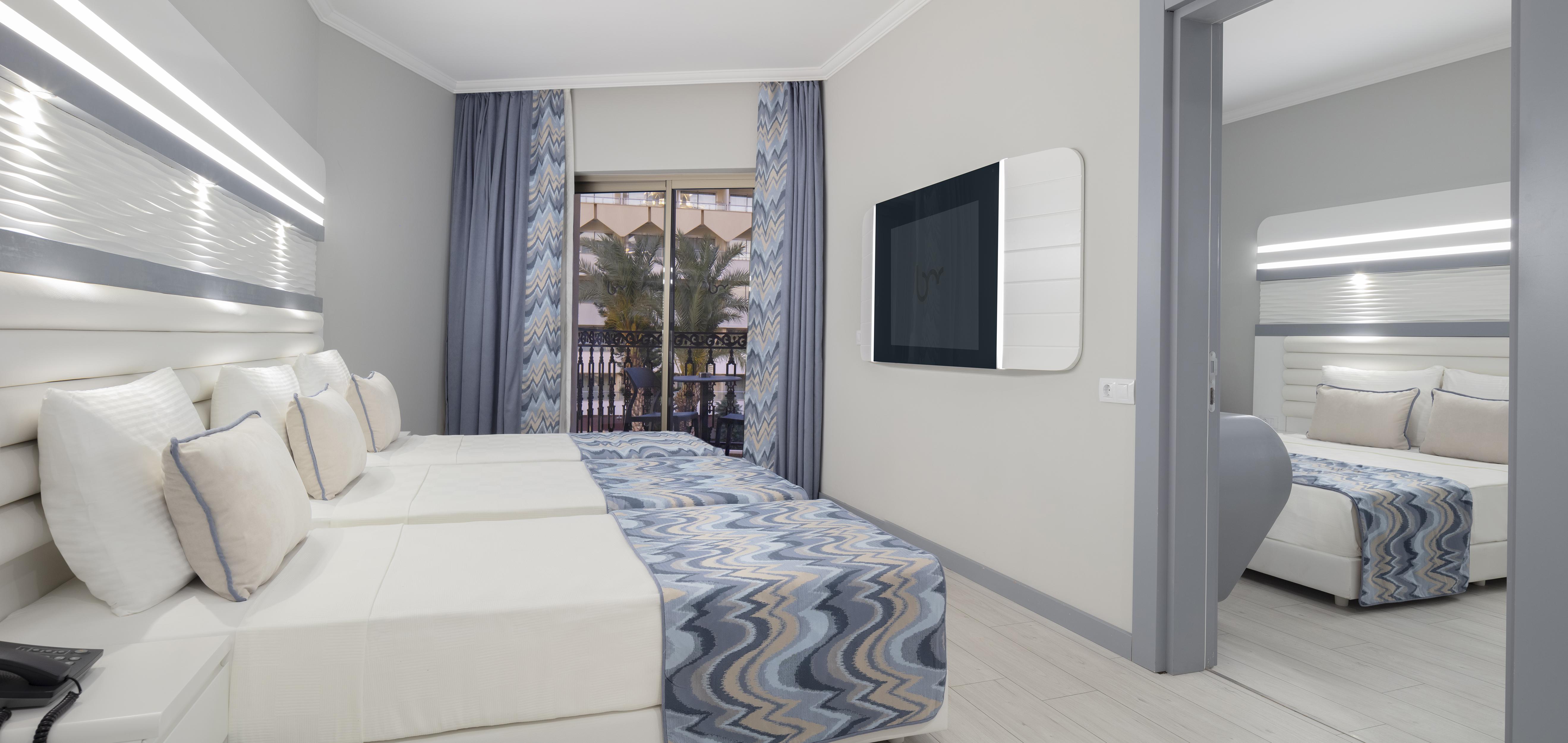 Blue Marlin Deluxe Spa & Resort Konakli Exterior photo A room at the hotel