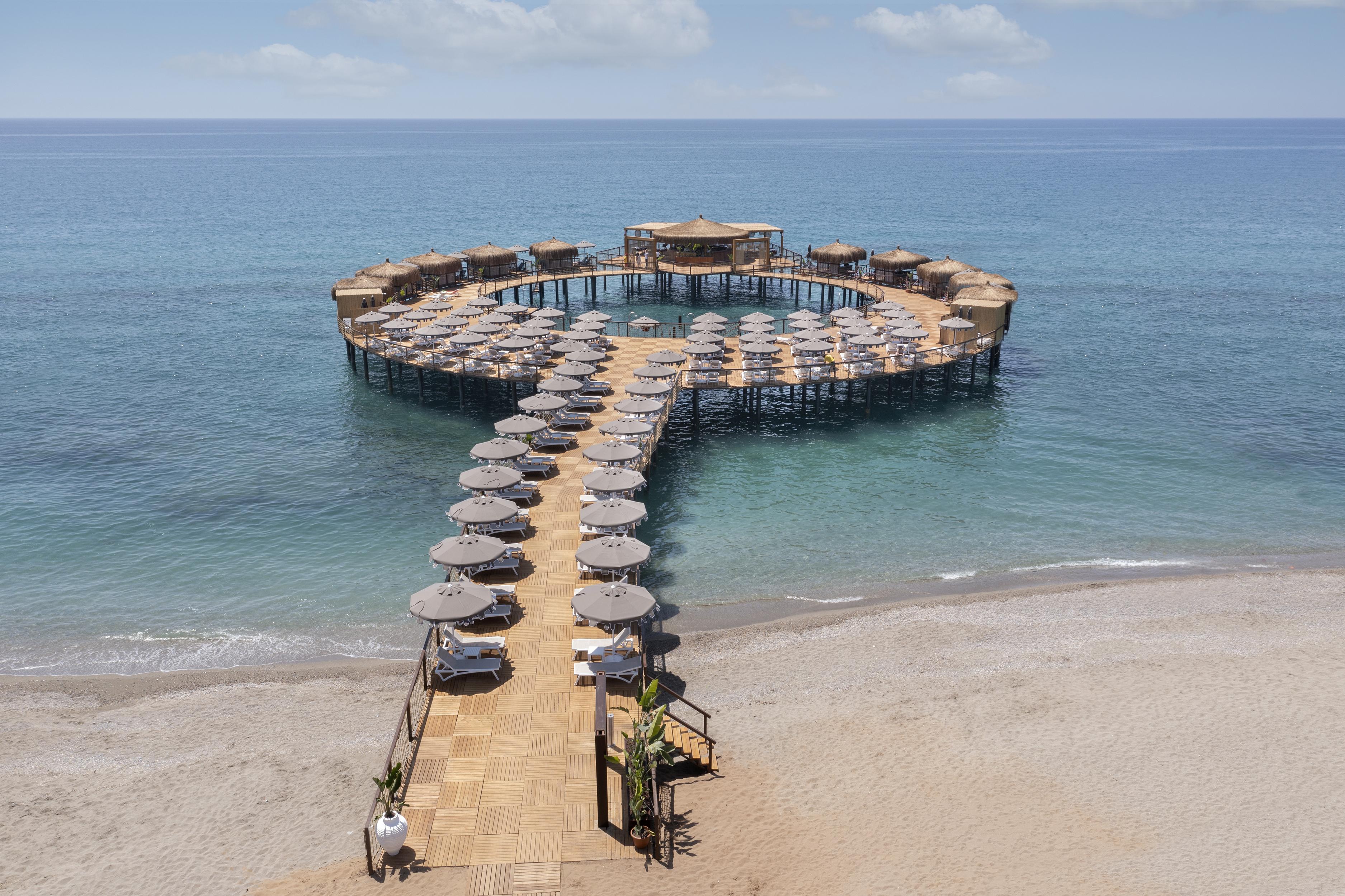 Blue Marlin Deluxe Spa & Resort Konakli Exterior photo The pier at the resort